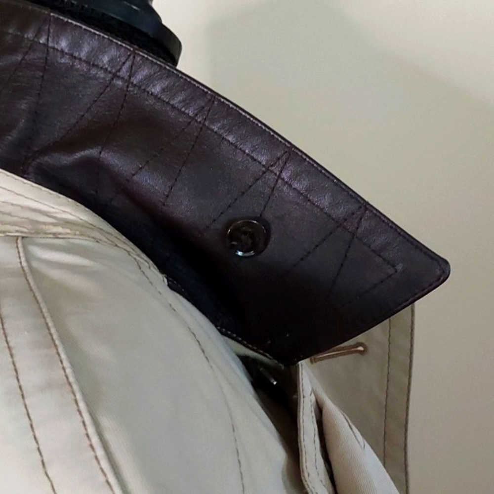 Men's Burberry Trench Coat - Picture 6 of 16